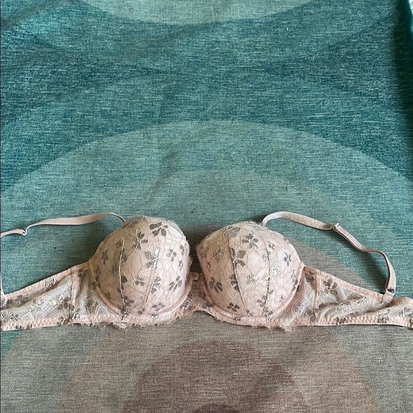 Victorias Floral Lace Underwire Bra - Pink 34D - Picture 3 of 13